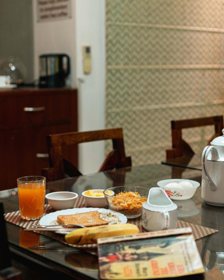 Tree Of Life Bed & Breakfast Neu-Delhi Exterior foto